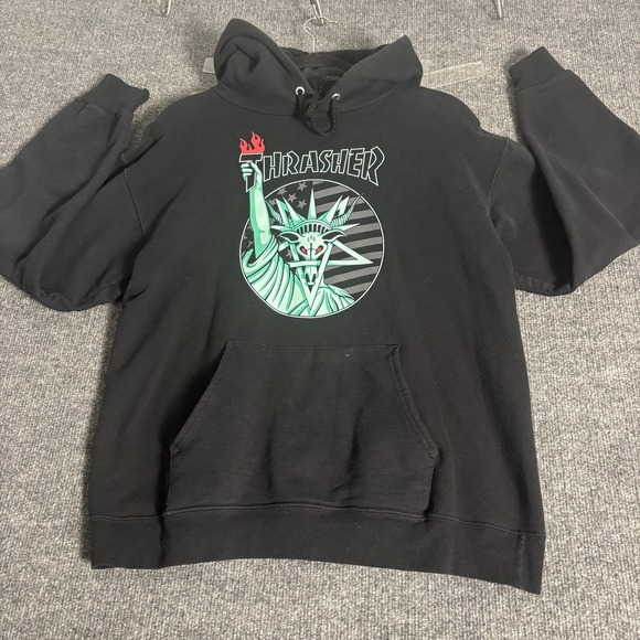 Thrasher Hoodie Mens Small Black Pullover Statue of Liberty Graphic Skateboard - Picture 8 of 16